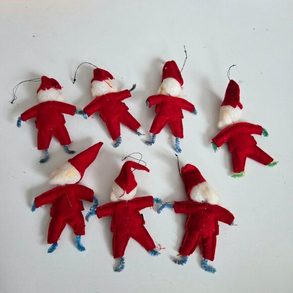 Set of 7 vintage handmade(?) felt Santas Christmas tree ornament decoration. - Picture 4 of 5
